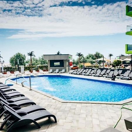 Michael By The Sea - Alezzi Beach Resort Navodari Bagian luar foto
