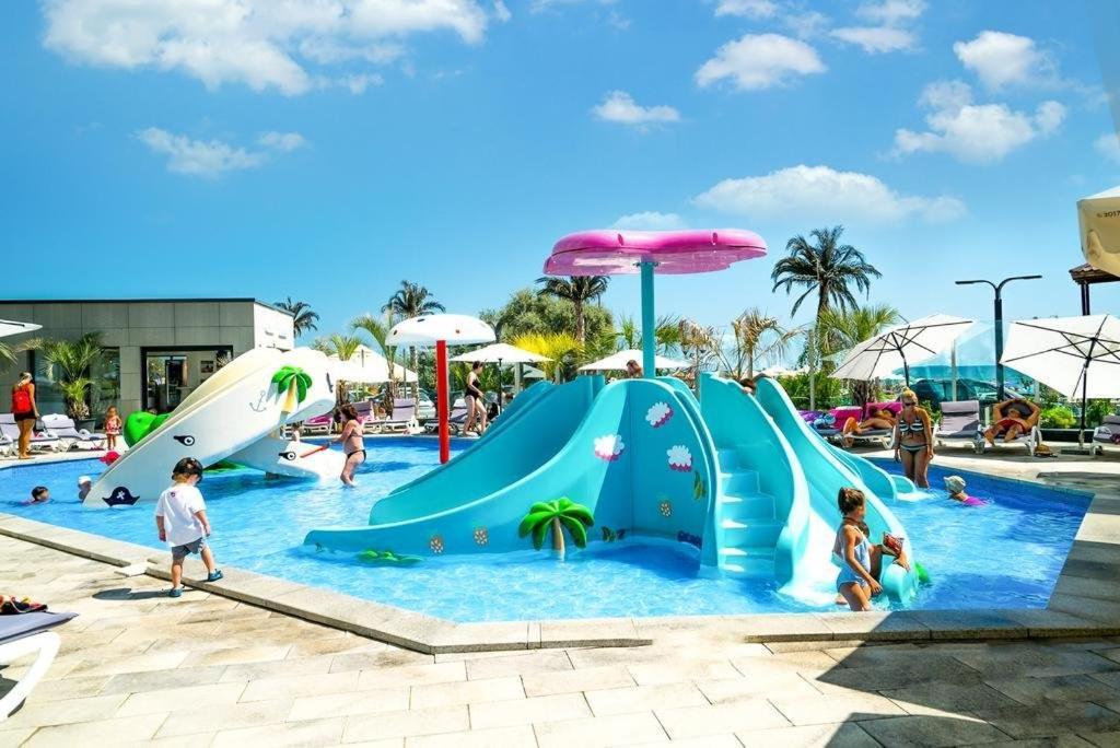 Michael By The Sea - Alezzi Beach Resort Navodari Bagian luar foto