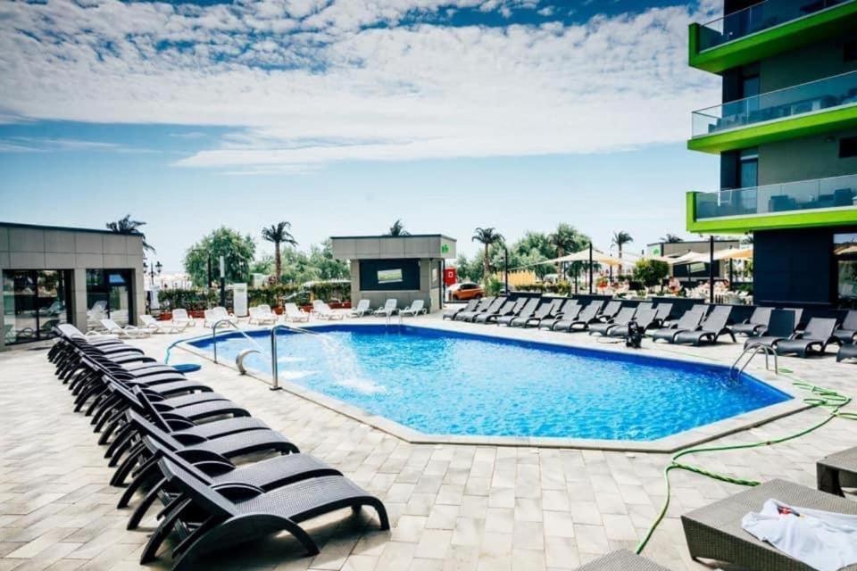 Michael By The Sea - Alezzi Beach Resort Navodari Bagian luar foto